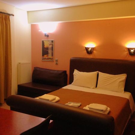 Lirio Guest House Makrakomi Exterior photo