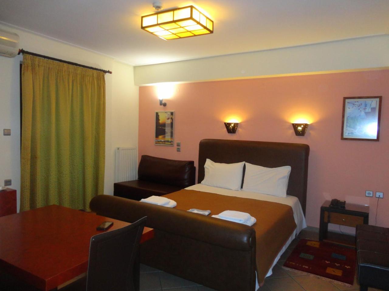 Lirio Guest House Makrakomi Exterior photo