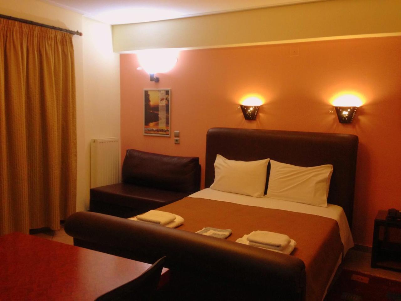 Lirio Guest House Makrakomi Exterior photo