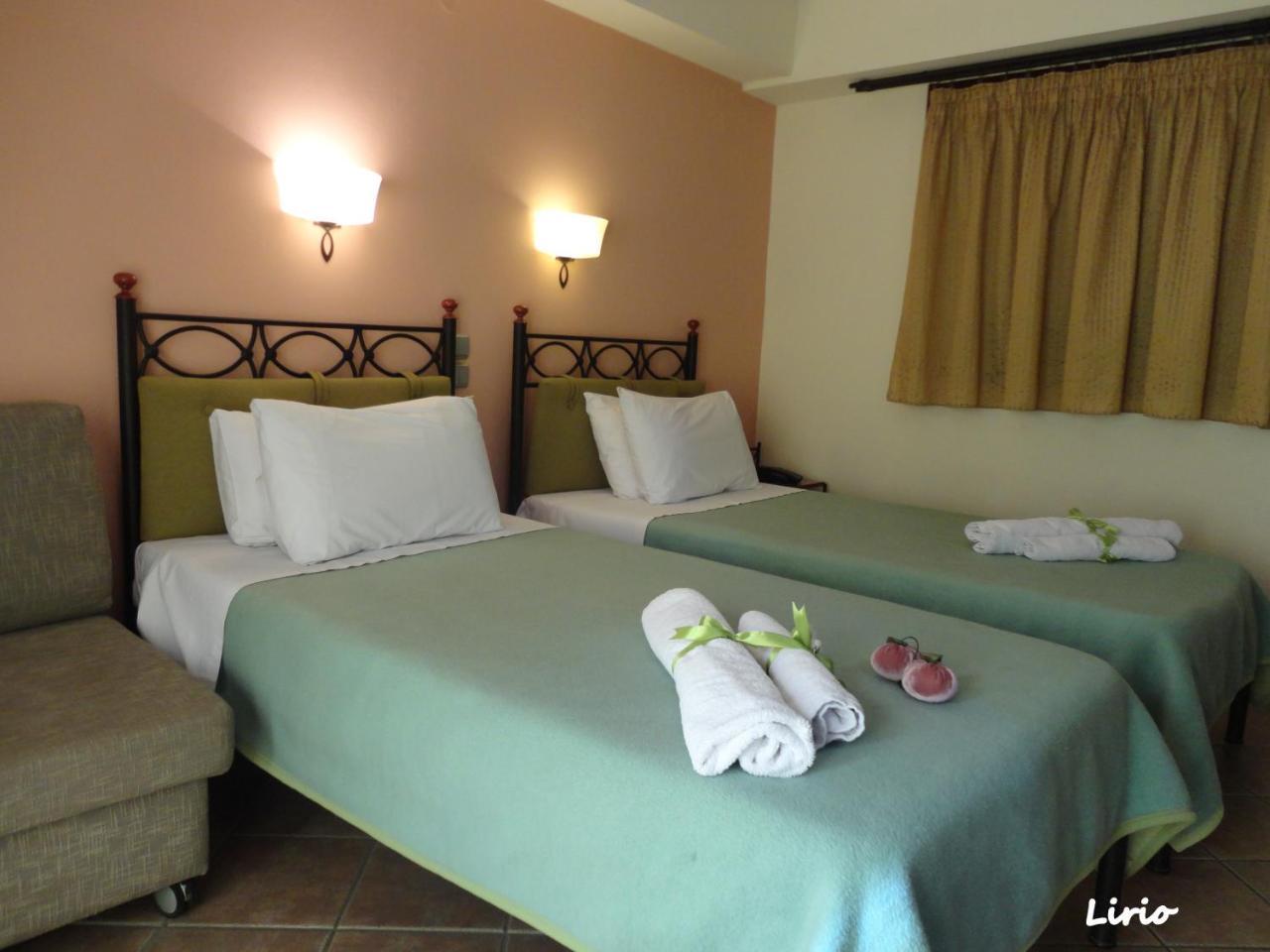 Lirio Guest House Makrakomi Exterior photo