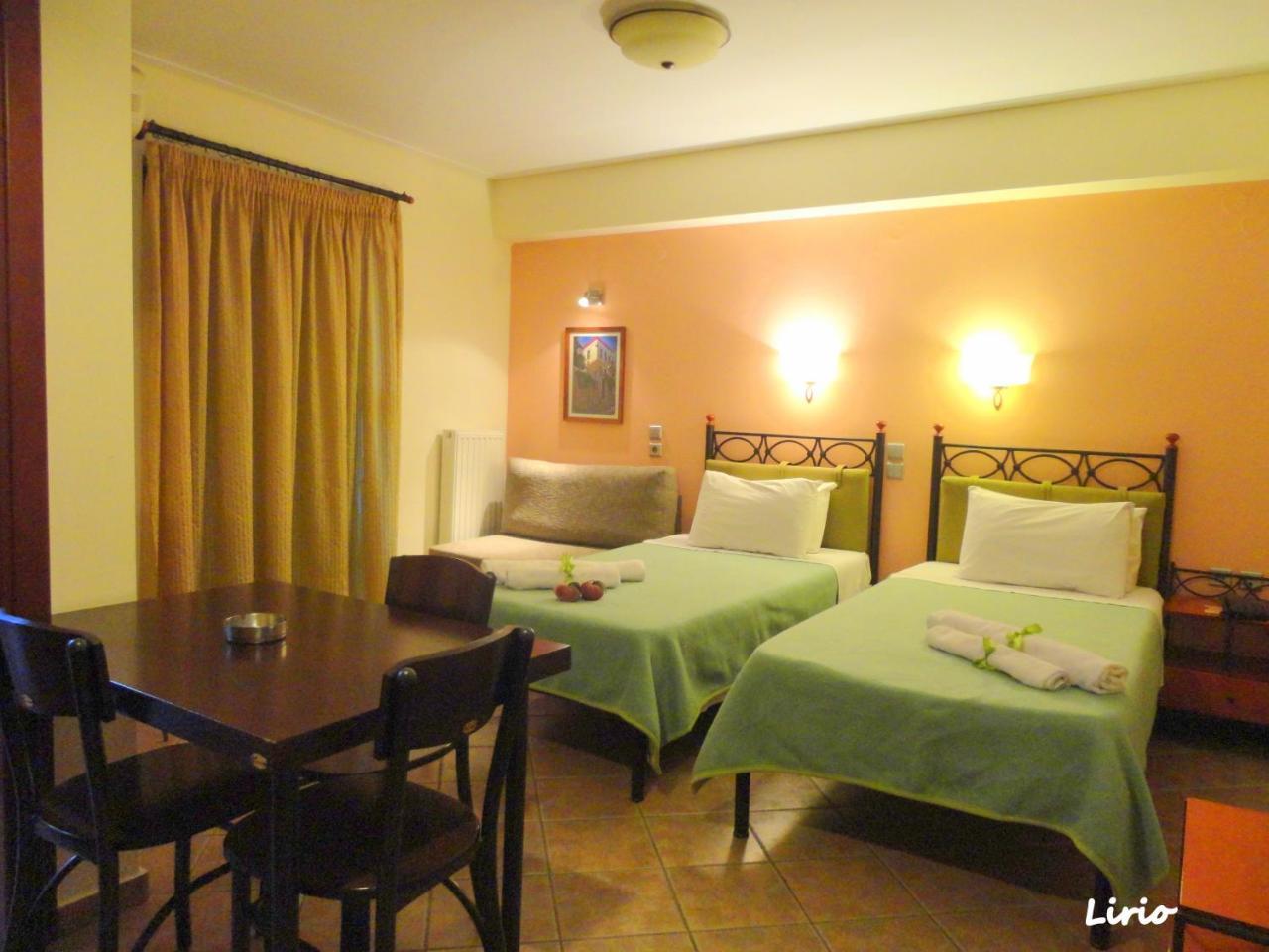 Lirio Guest House Makrakomi Exterior photo